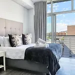 Backup-Power Mountain View Trendy Apartment